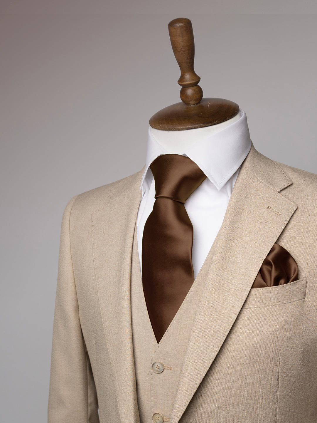 Bronze tie and matching pocket square