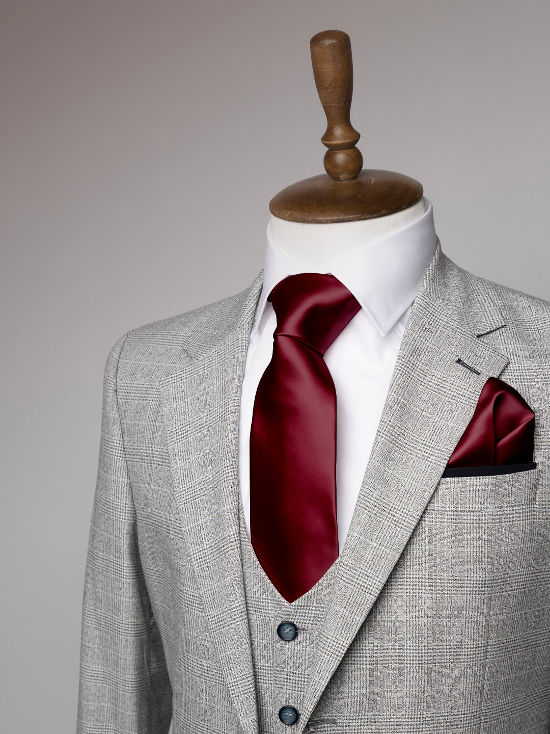 Burgundy tie and matching pocket square