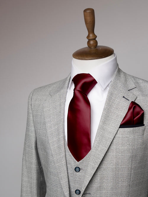 Burgundy tie and matching pocket square