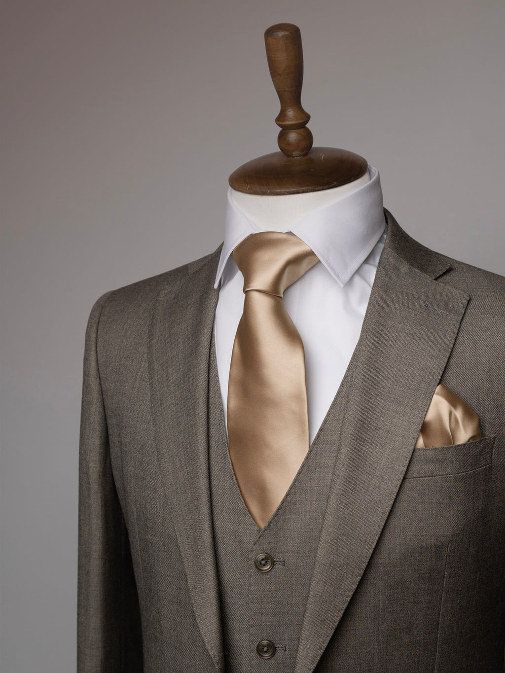 Coffee tie and matching pocket square