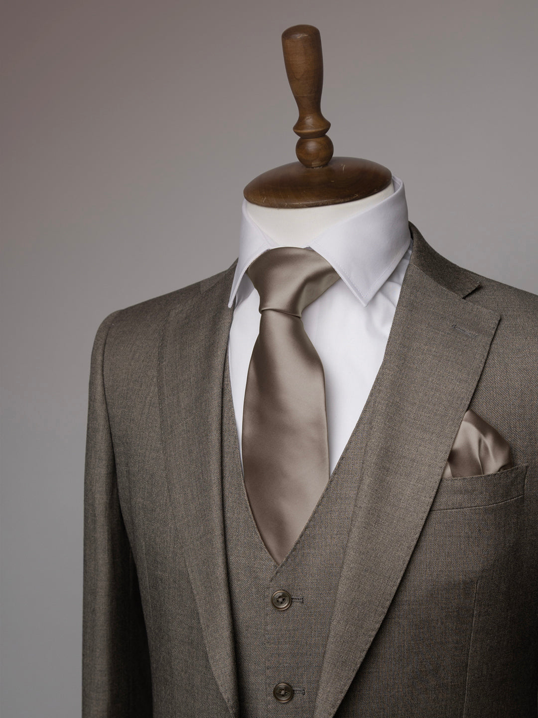 Dark Truffle tie and matching pocket square