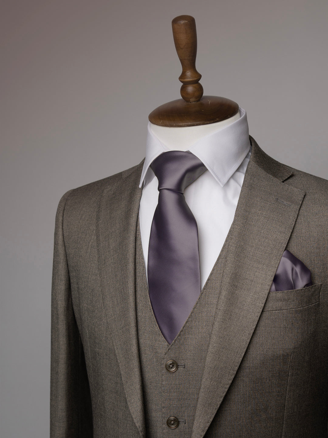 Fig tie and matching pocket square