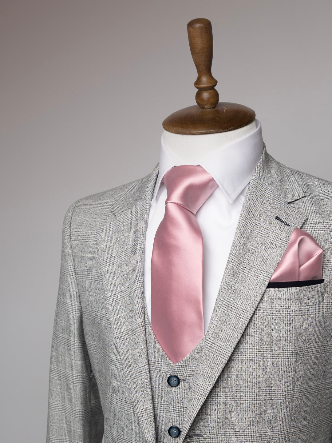 Pink tie and matching pocket square